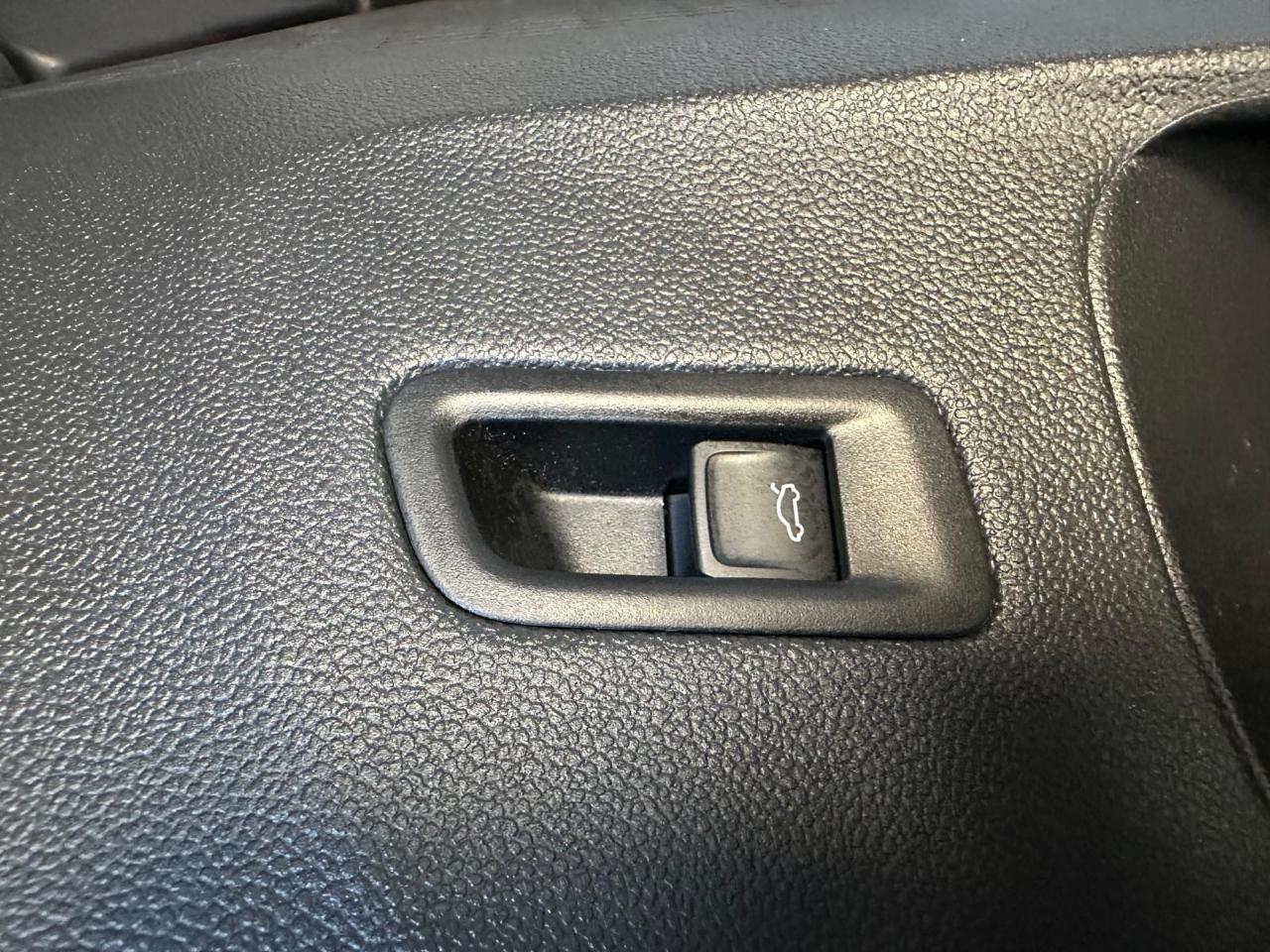 Volkswagen Atlas SE w/Technology 2025