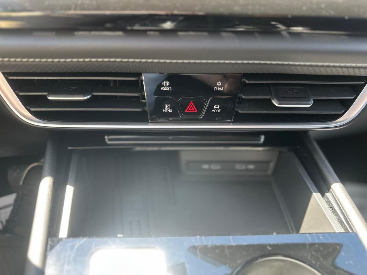 Volkswagen Atlas SE w/Technology 2025