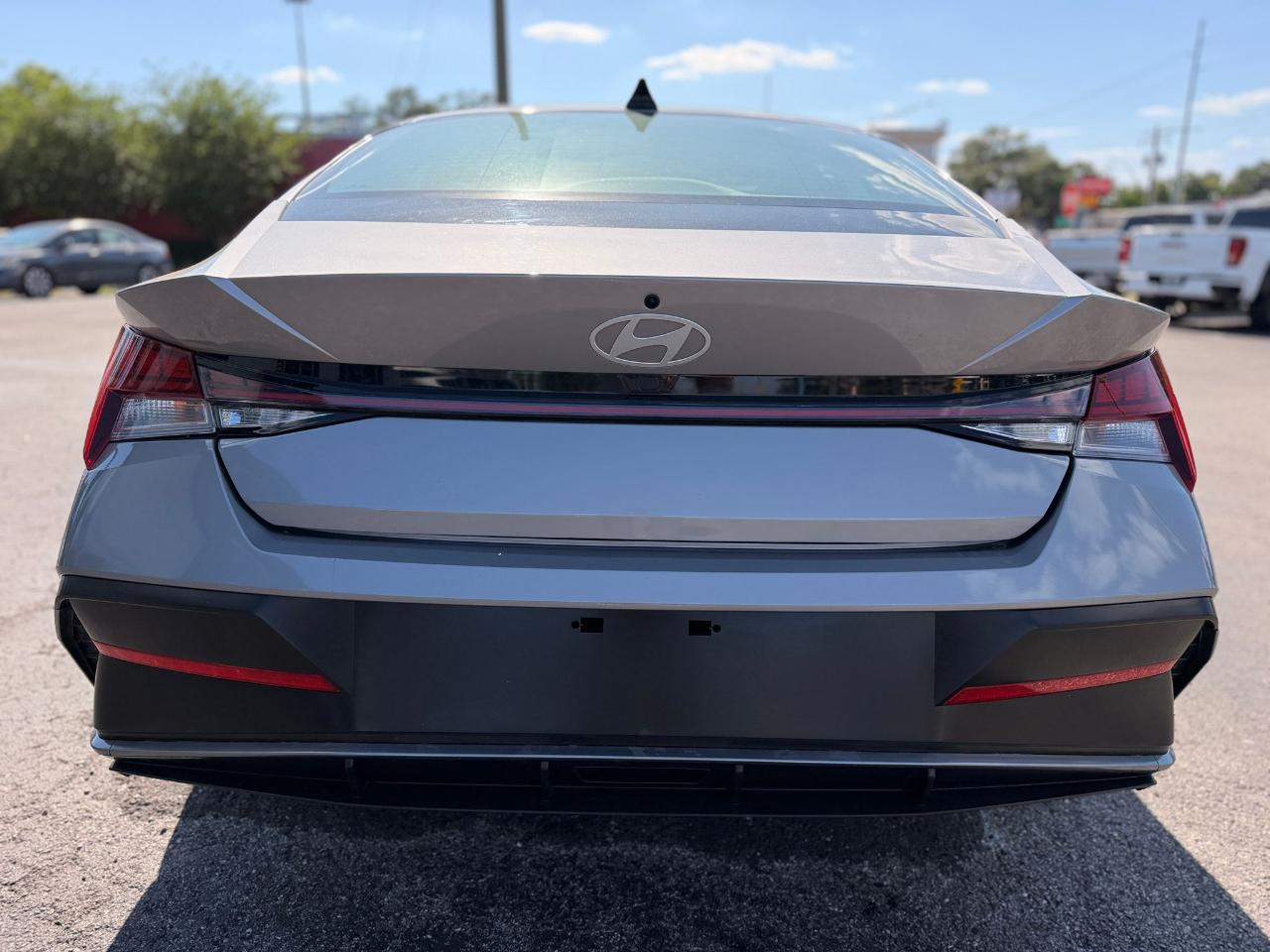 Hyundai Elantra SEL Convenience 2025