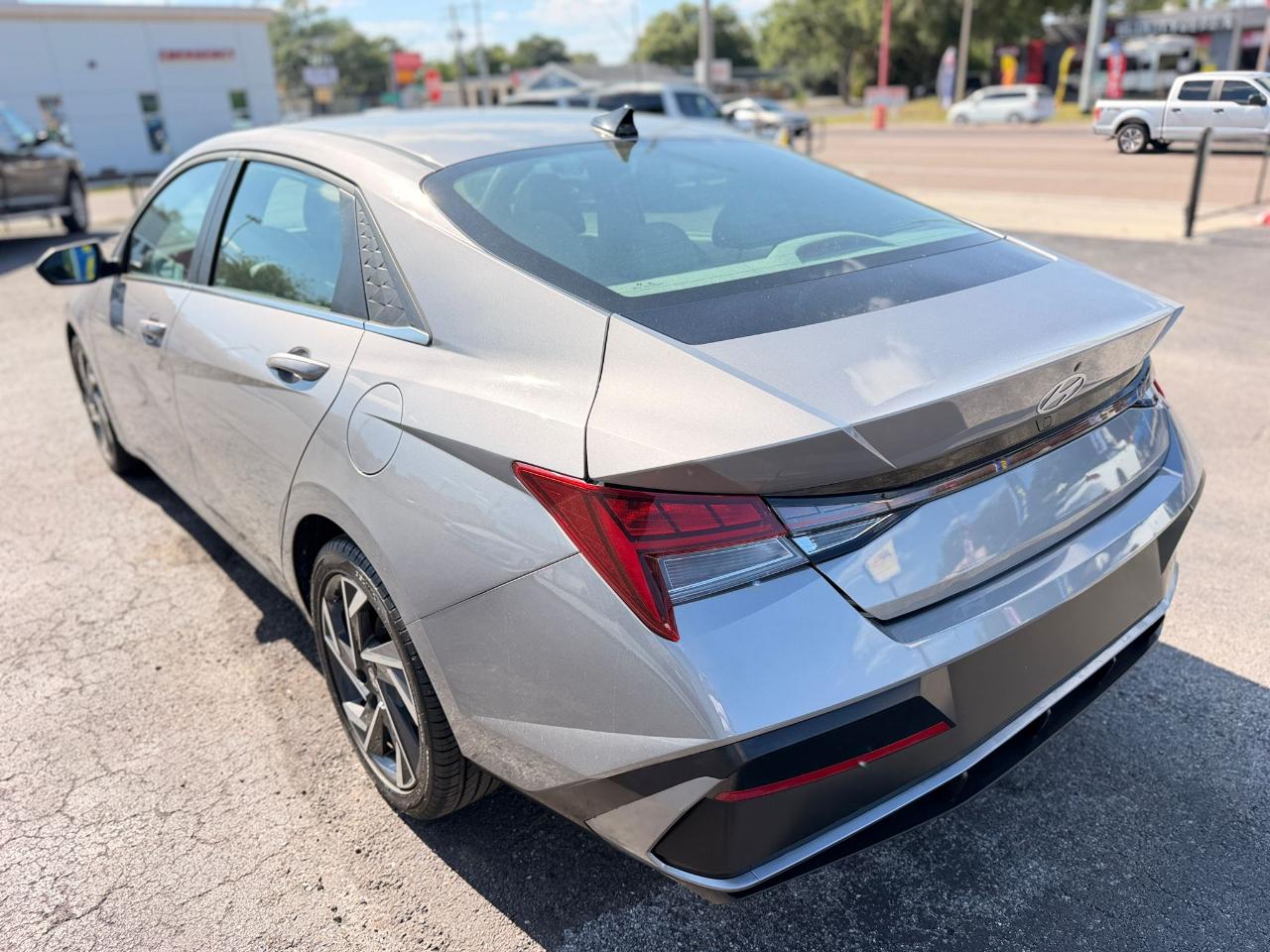 Hyundai Elantra SEL Convenience 2025