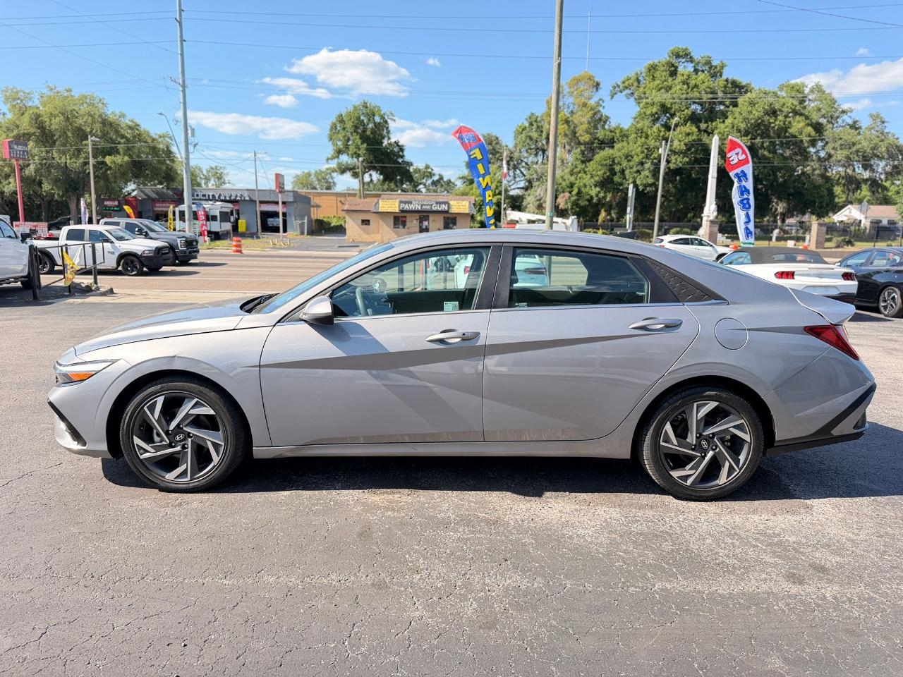 Hyundai Elantra SEL Convenience 2025