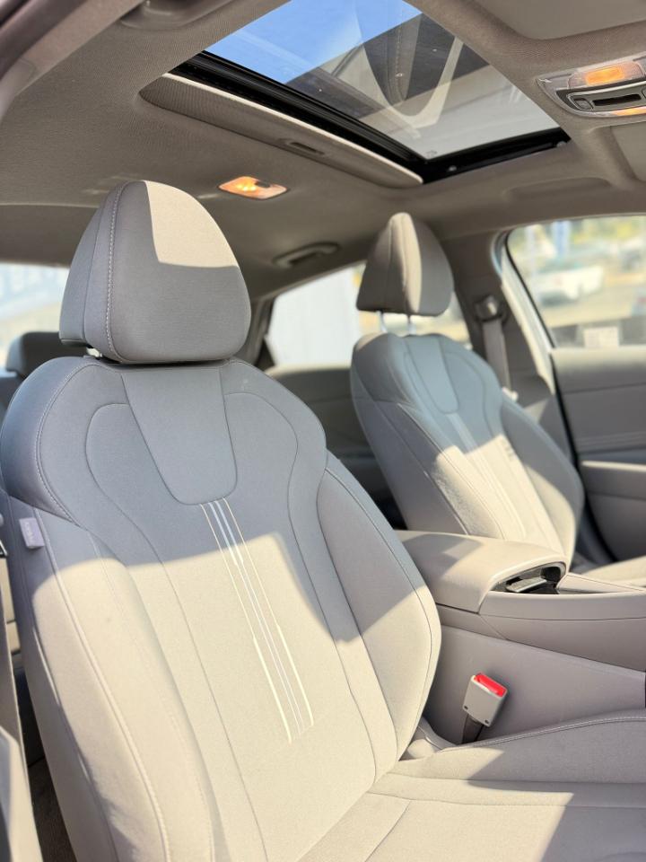 Hyundai Elantra SEL Convenience 2025