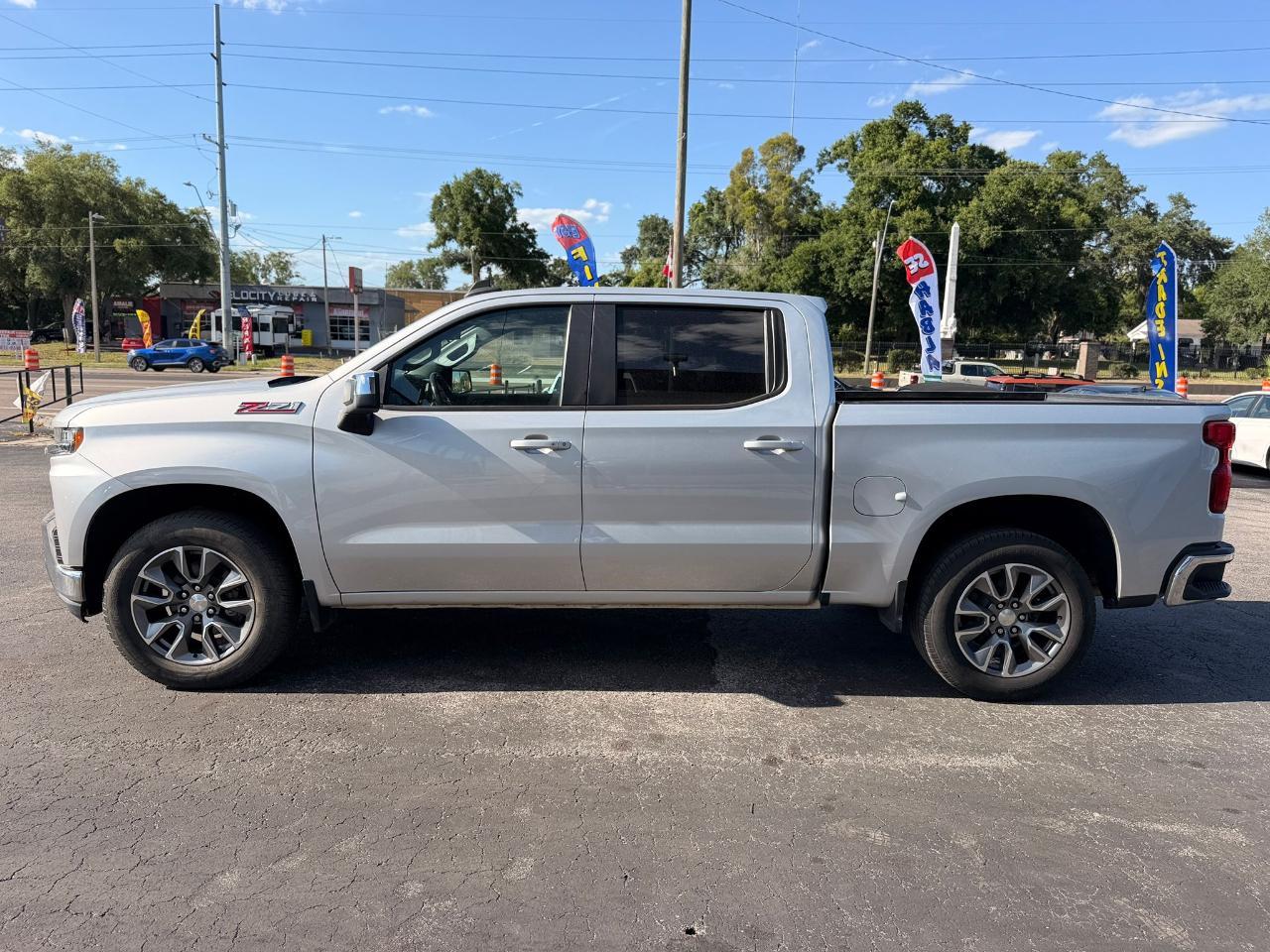 Chevrolet Silverado 1500 LT Crew Cab 4WD 2021