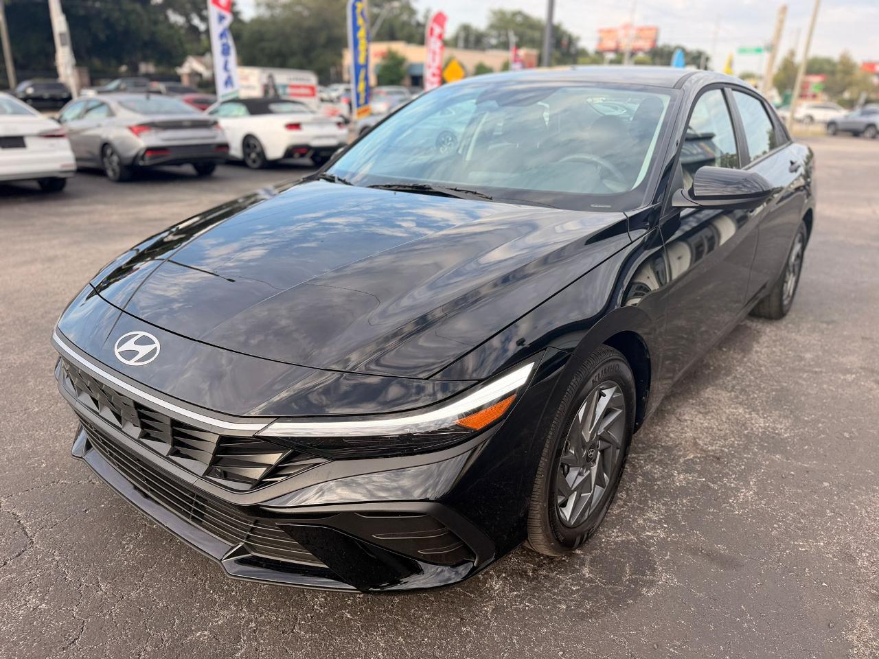 Hyundai Elantra Hybrid Blue 2025