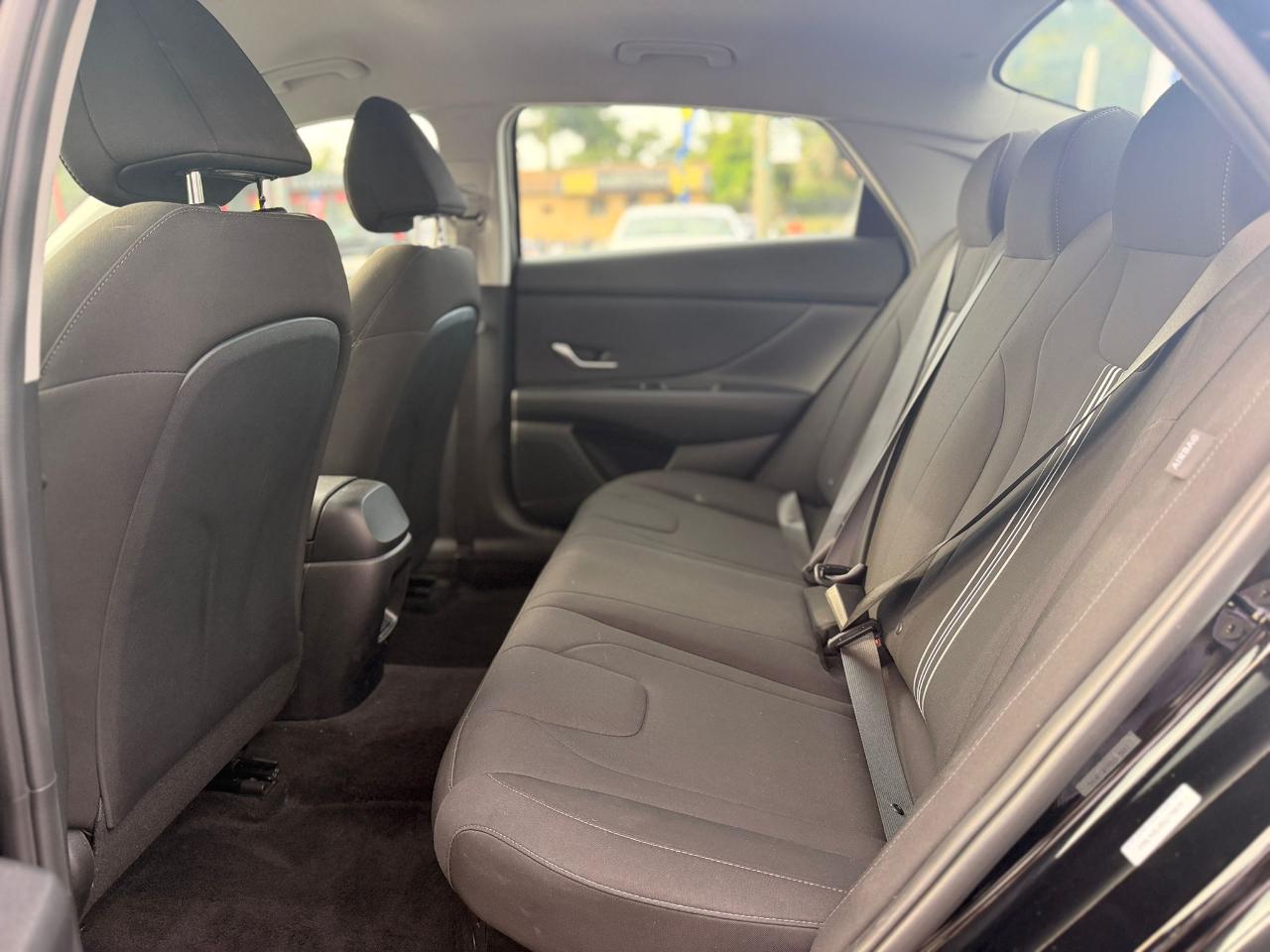 Hyundai Elantra Hybrid Blue 2025
