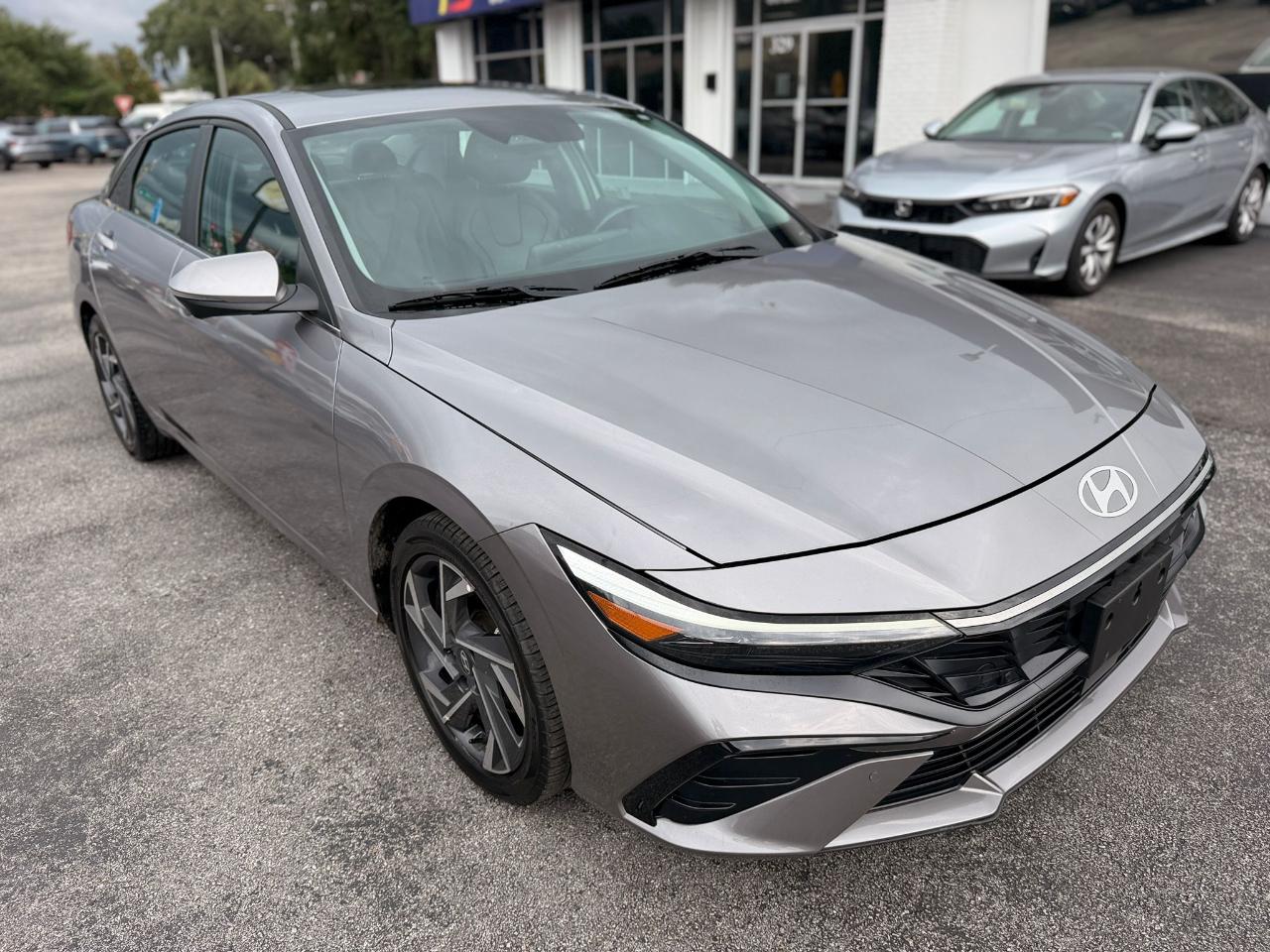 Hyundai Elantra Limited 2024