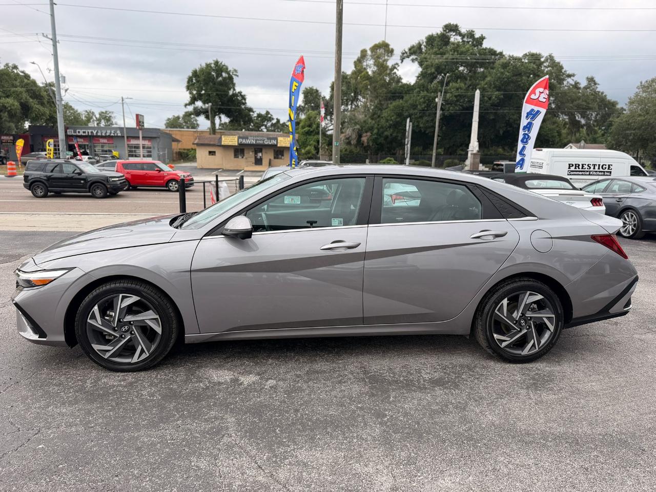 Hyundai Elantra Limited 2024