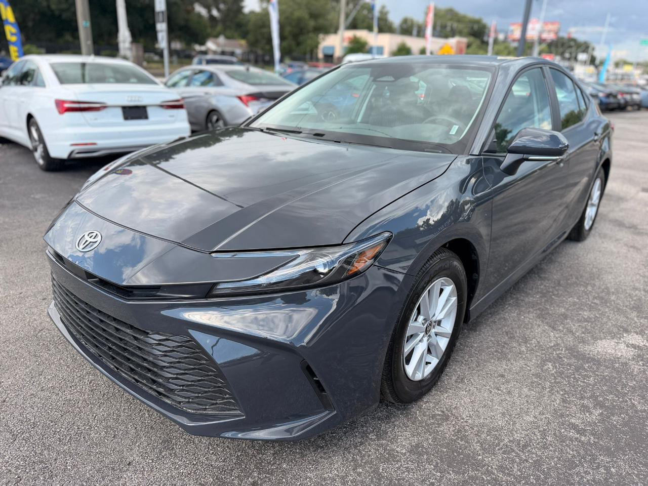 Toyota Camry Hybrid LE 2026