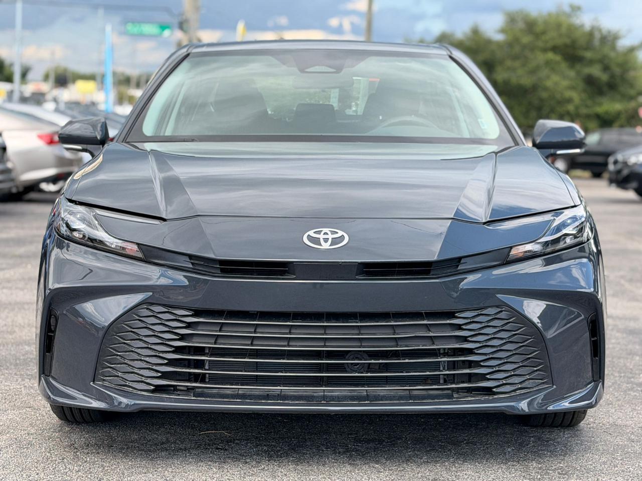 Toyota Camry Hybrid LE 2026
