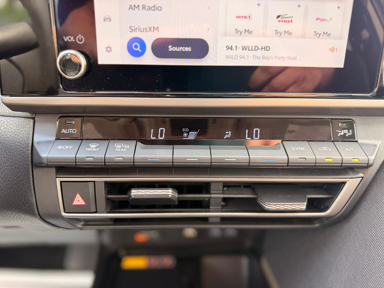 Toyota Camry Hybrid LE 2026