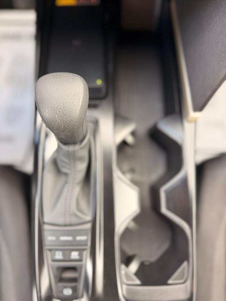 Toyota Camry Hybrid LE 2026