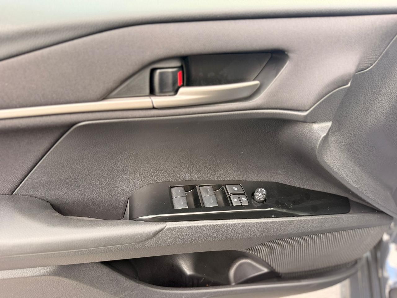 Toyota Camry Hybrid LE 2026