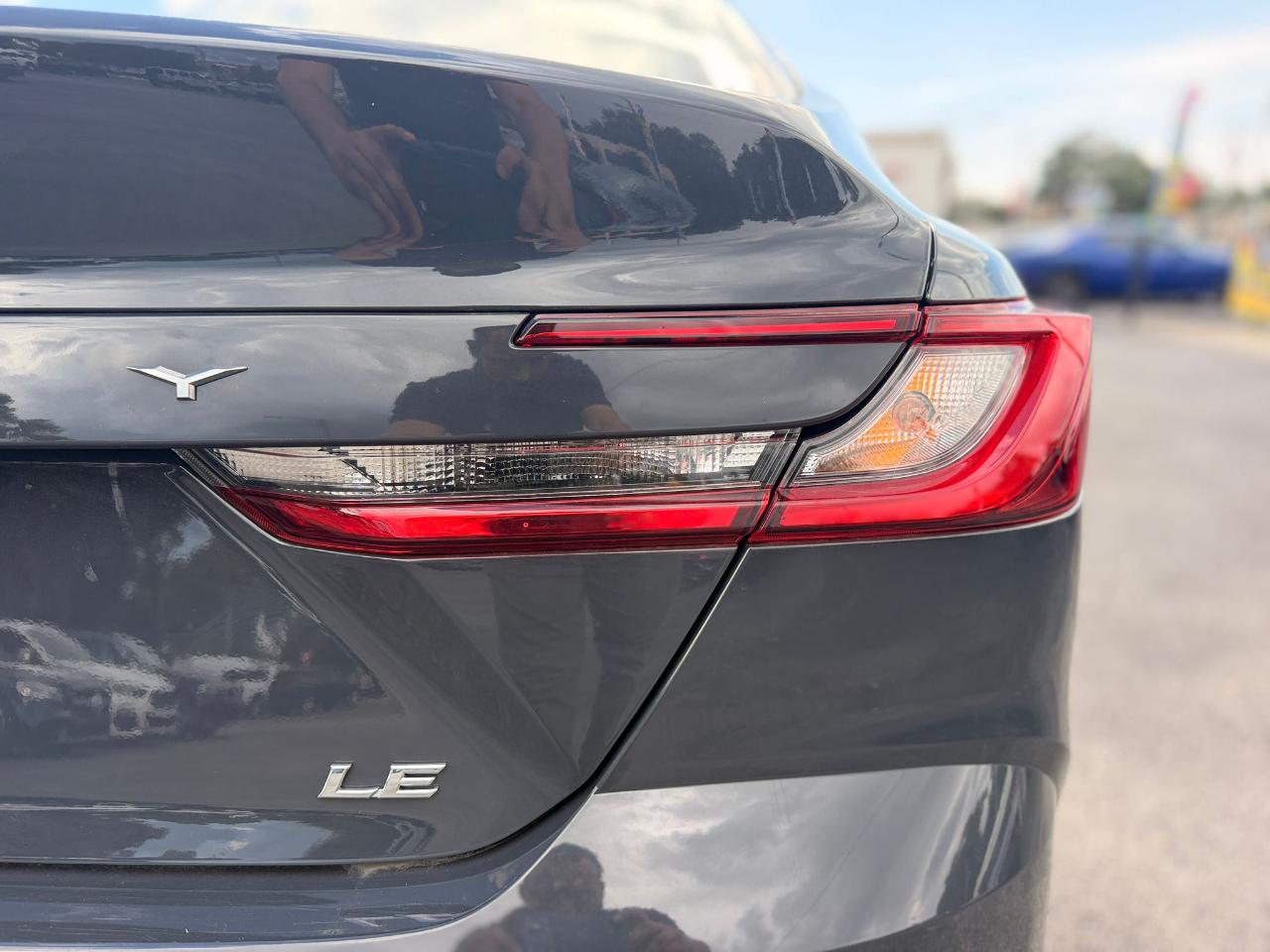 Toyota Camry Hybrid LE 2026