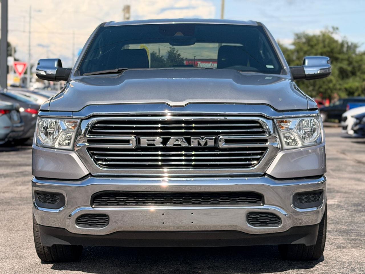 RAM 1500 Laramie Crew Cab SWB 2WD 2024