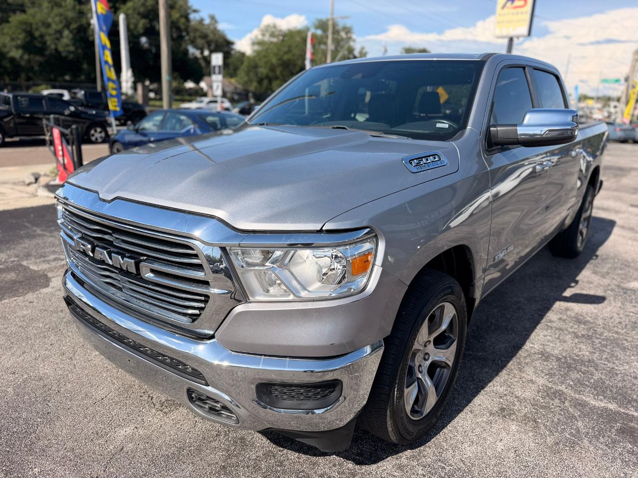 RAM 1500 Laramie Crew Cab SWB 2WD 2024