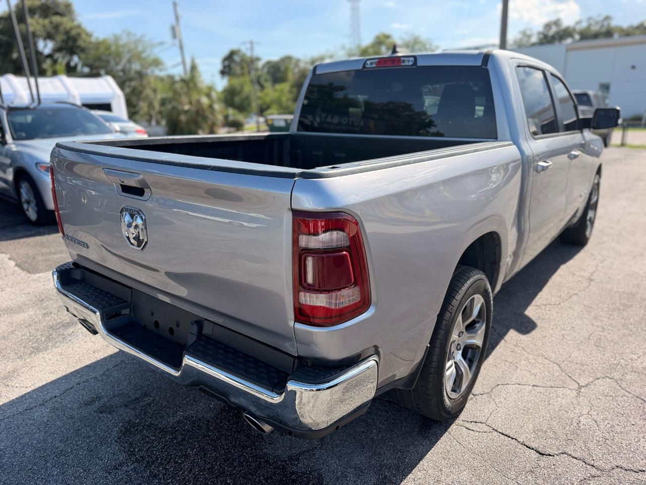 RAM 1500 Laramie Crew Cab SWB 2WD 2024