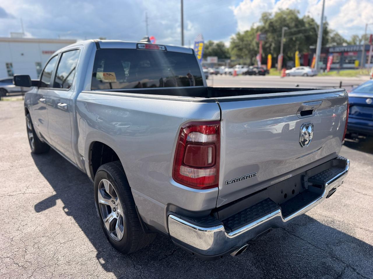 RAM 1500 Laramie Crew Cab SWB 2WD 2024