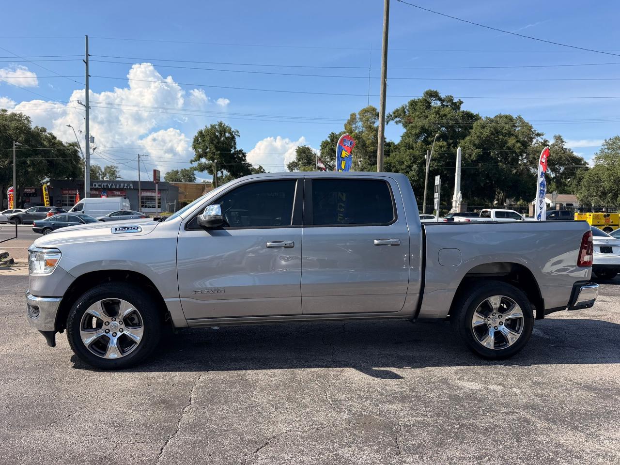 RAM 1500 Laramie Crew Cab SWB 2WD 2024