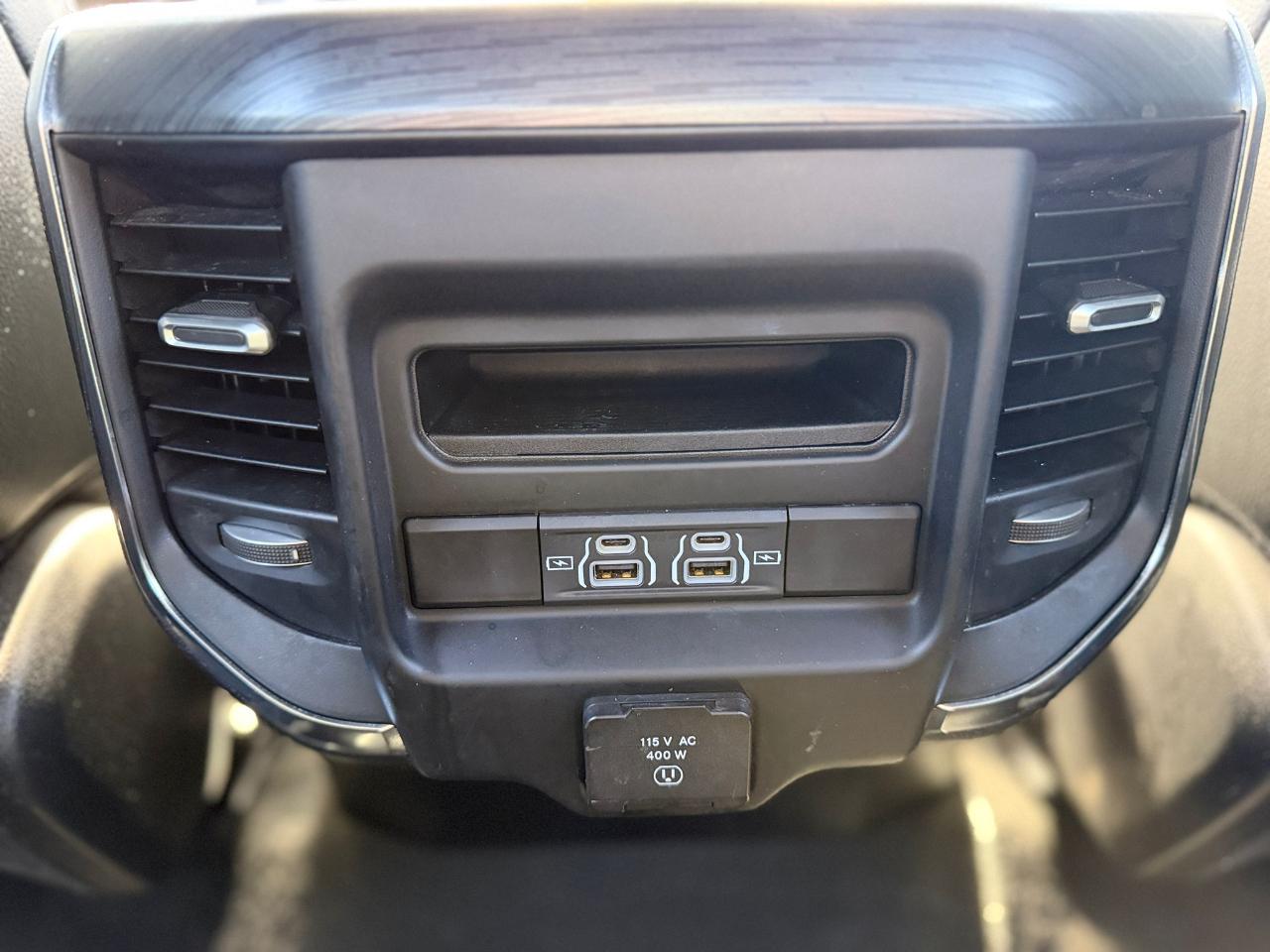 RAM 1500 Laramie Crew Cab SWB 2WD 2024