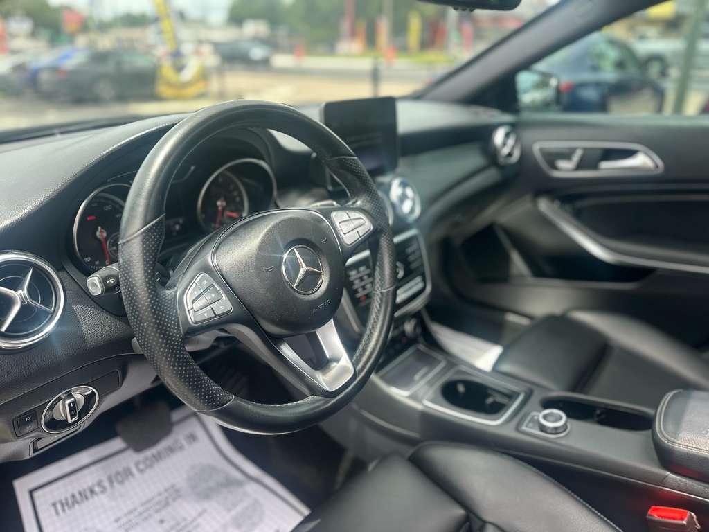 Mercedes-Benz GLA-Class GLA250 2019