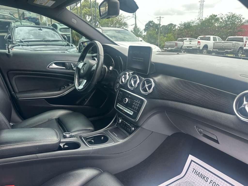 Mercedes-Benz GLA-Class GLA250 2019
