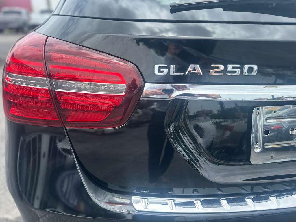 Mercedes-Benz GLA-Class GLA250 2019