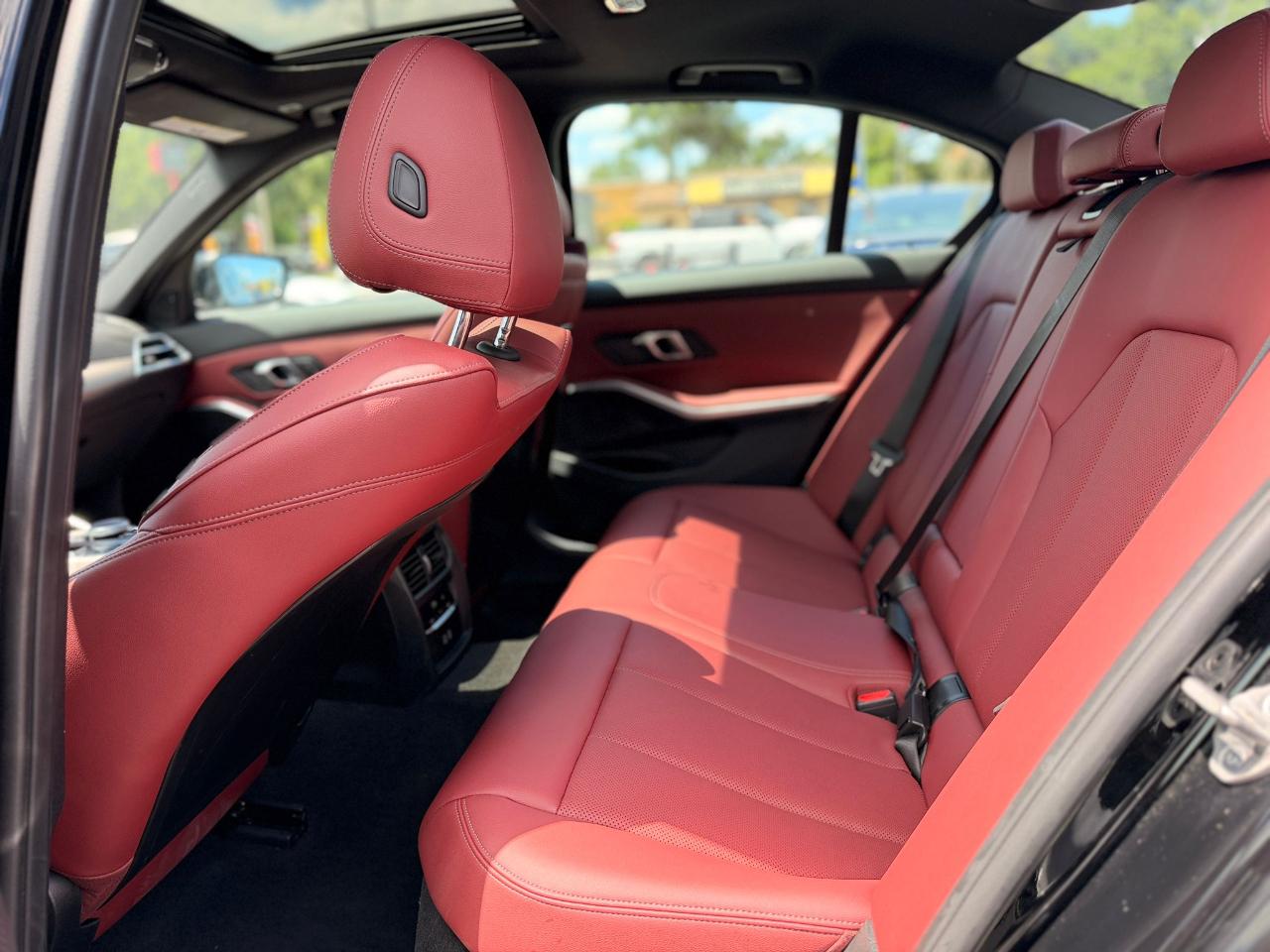 BMW 3-Series 330i xDrive 2025