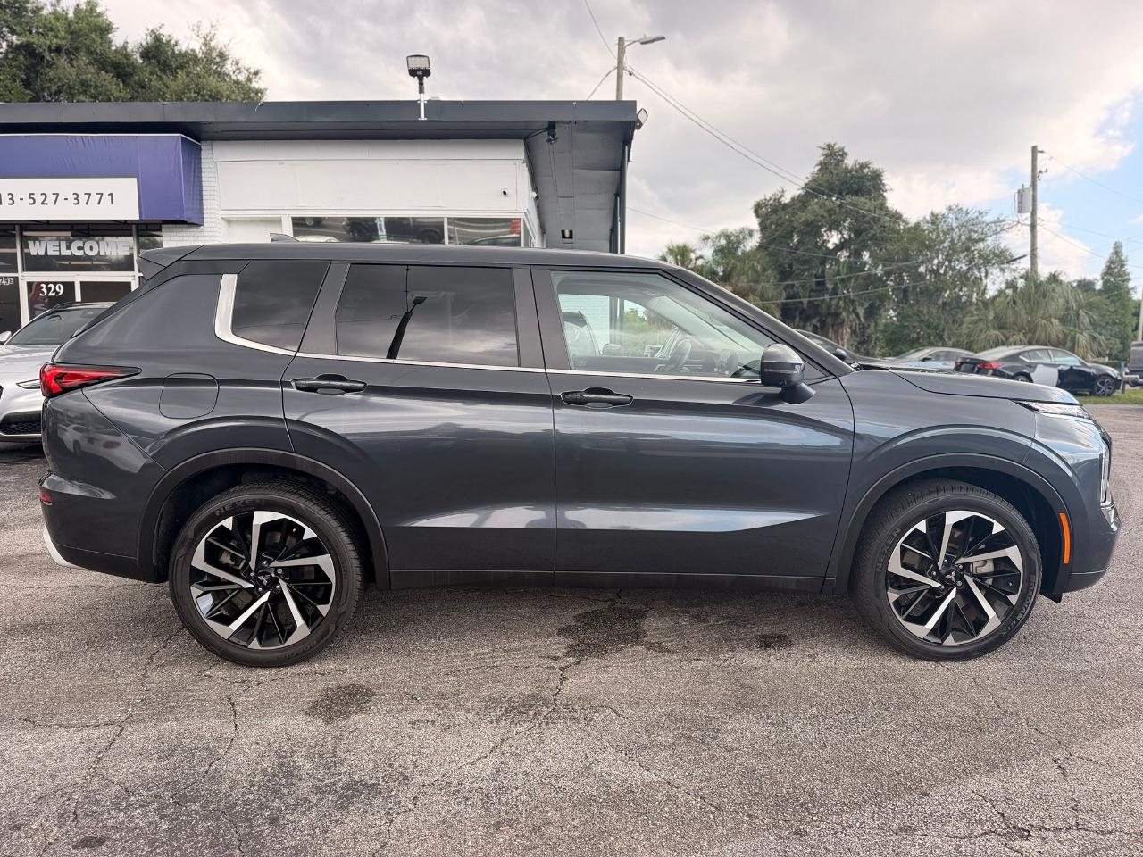 Mitsubishi Outlander SE 2WD 2024