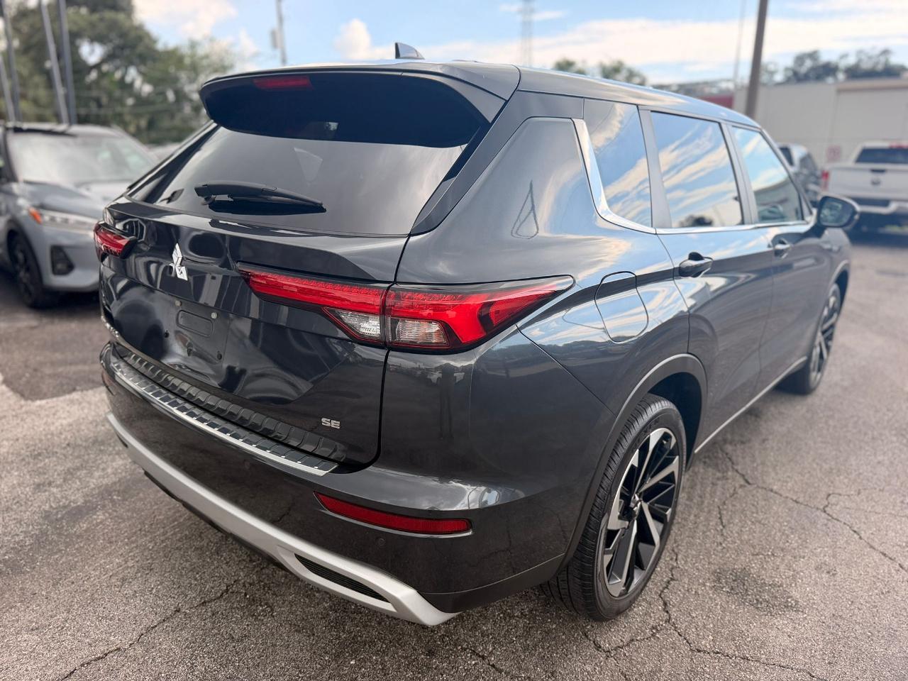 Mitsubishi Outlander SE 2WD 2024