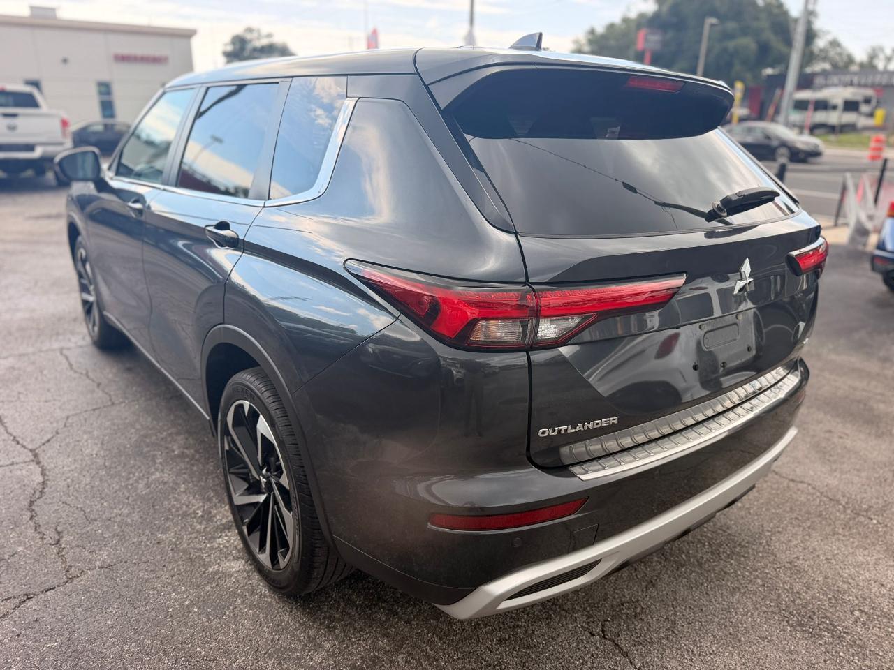 Mitsubishi Outlander SE 2WD 2024