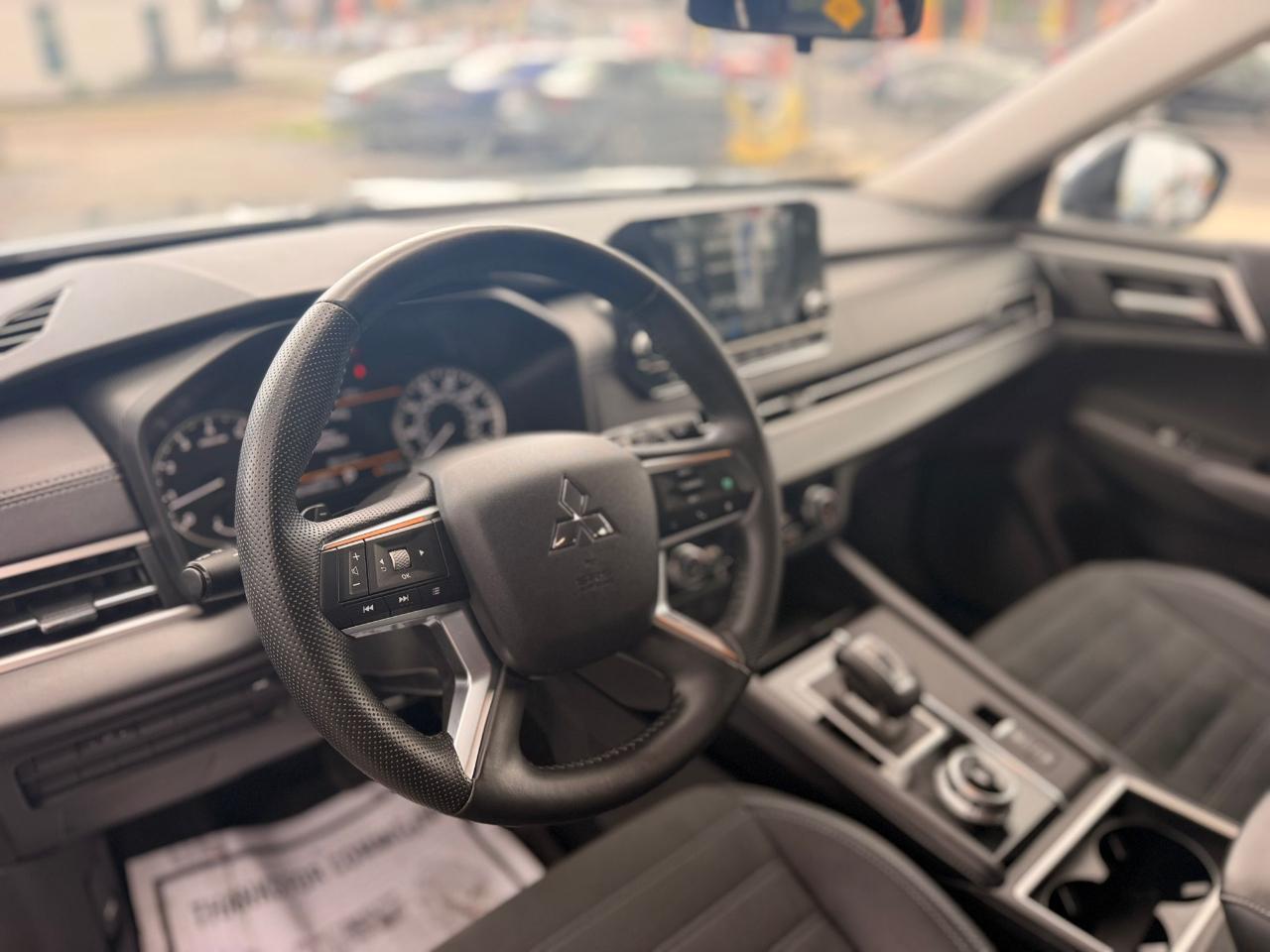 Mitsubishi Outlander SE 2WD 2024