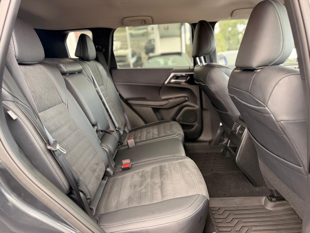 Mitsubishi Outlander SE 2WD 2024