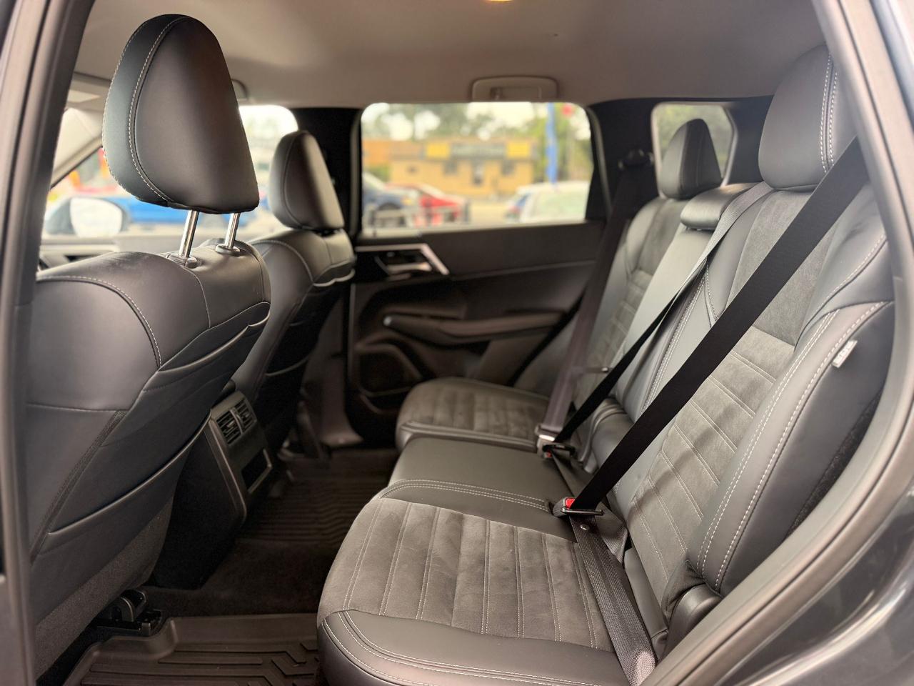 Mitsubishi Outlander SE 2WD 2024