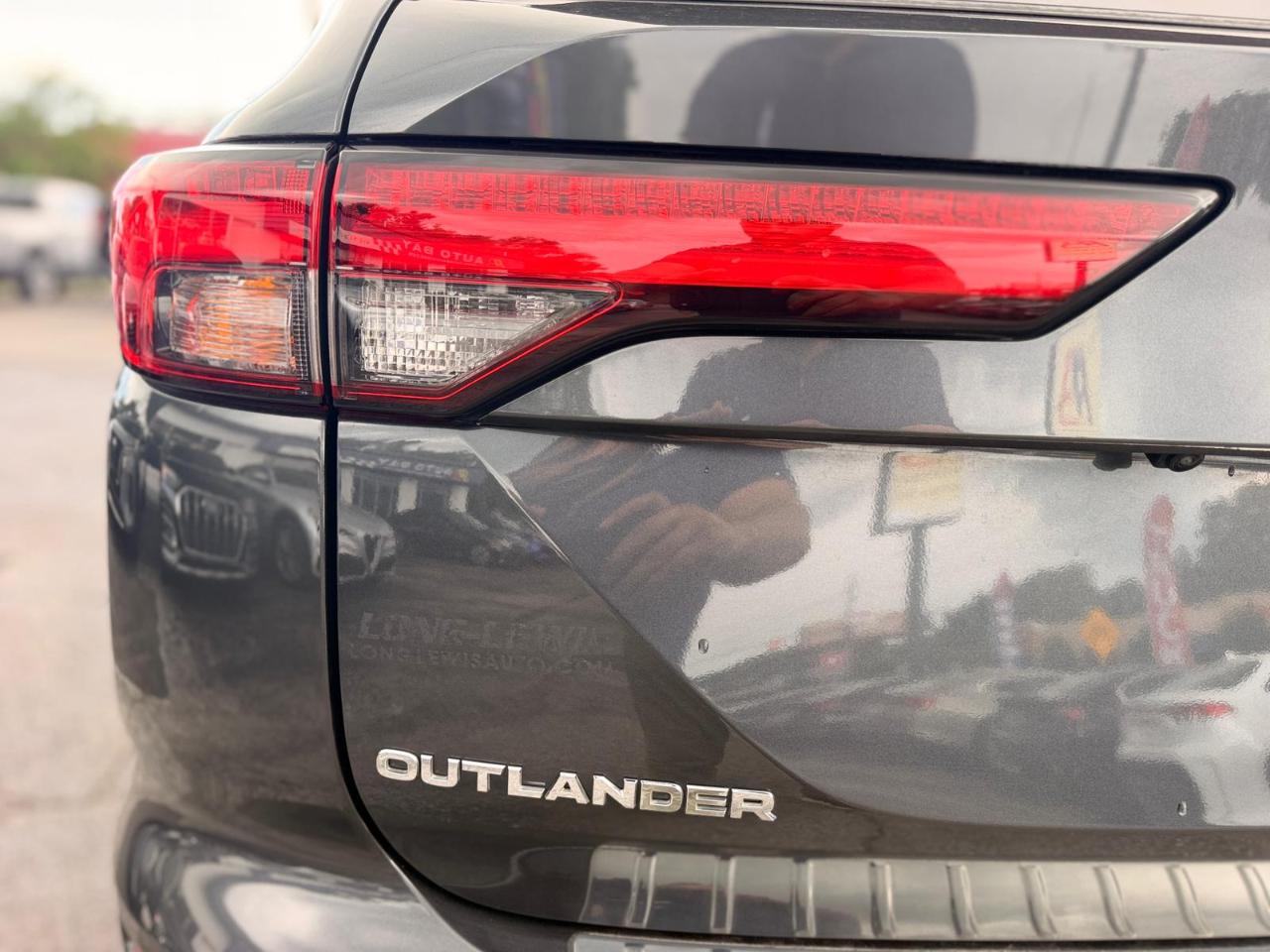 Mitsubishi Outlander SE 2WD 2024