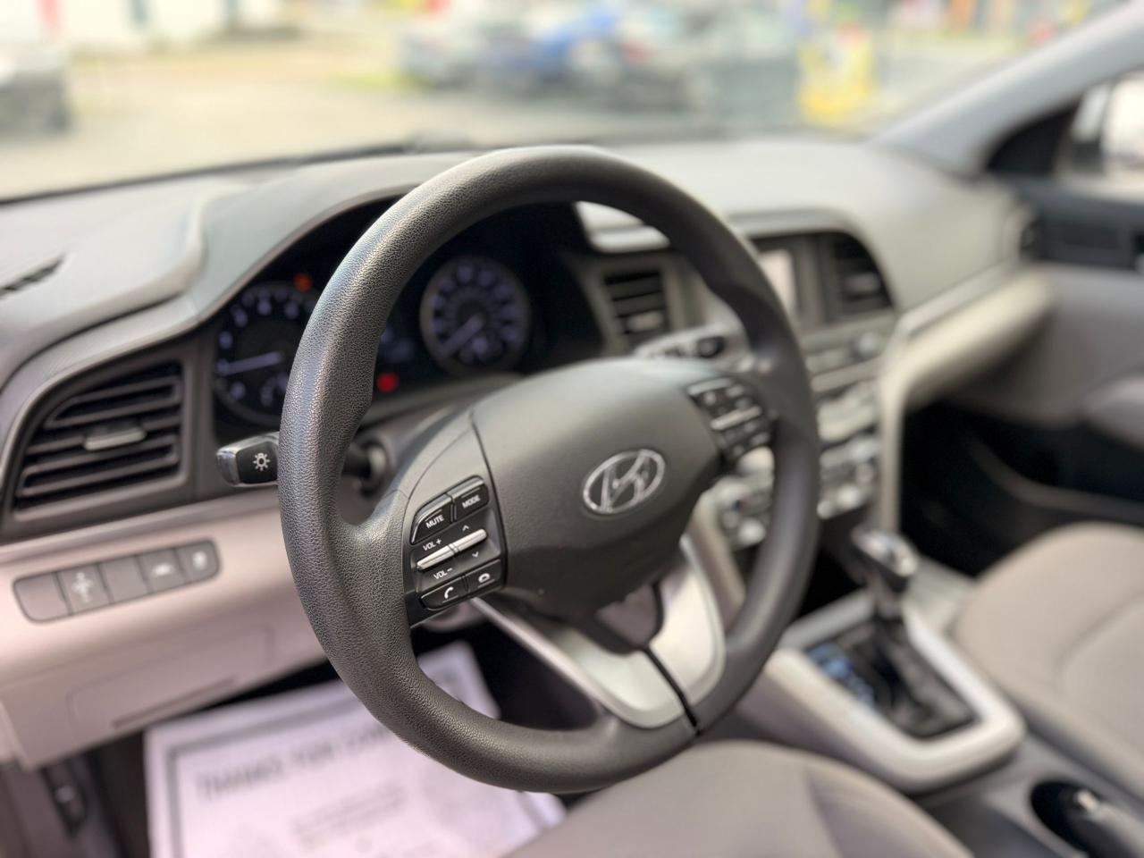 Hyundai Elantra SE 6AT 2020