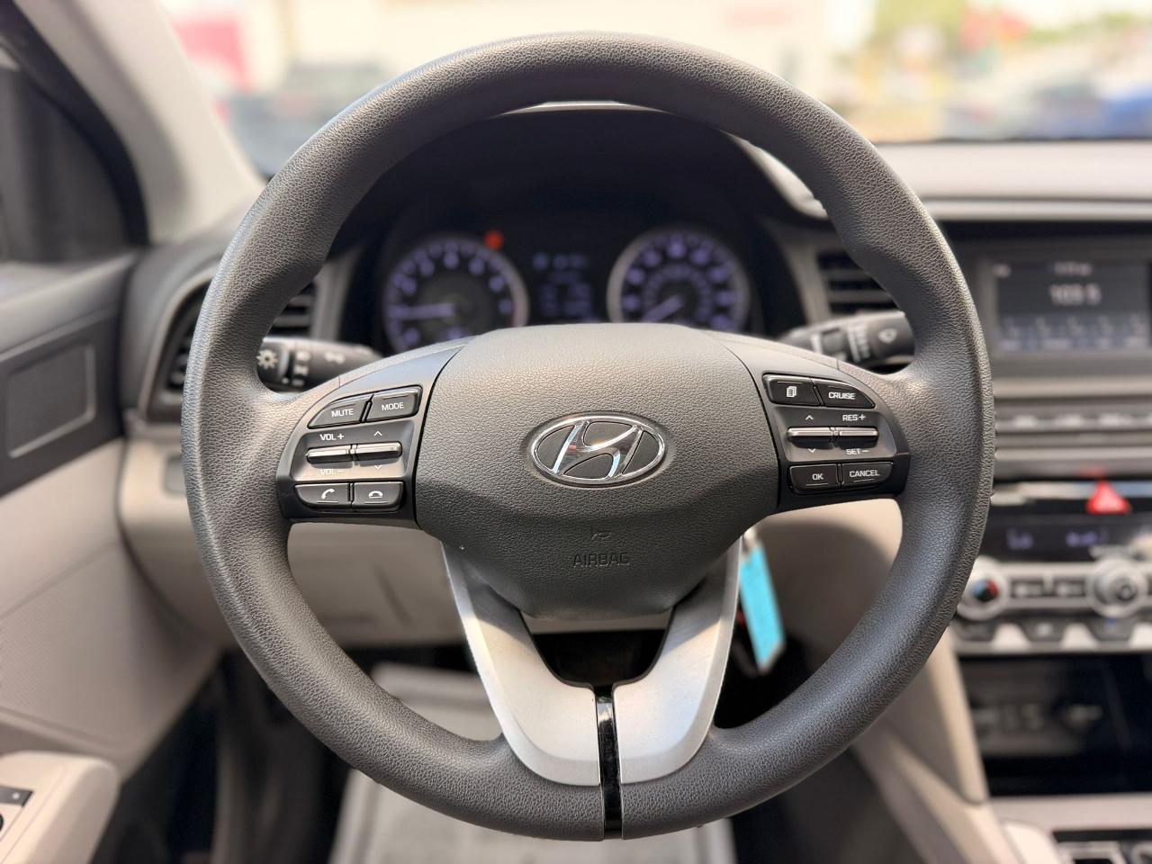 Hyundai Elantra SE 6AT 2020