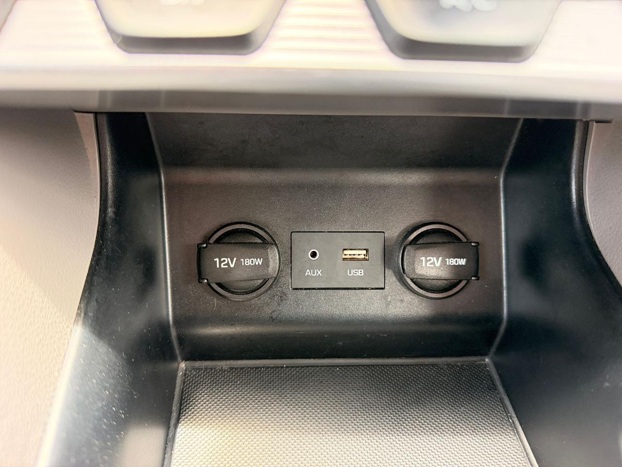 Hyundai Elantra SE 6AT 2020