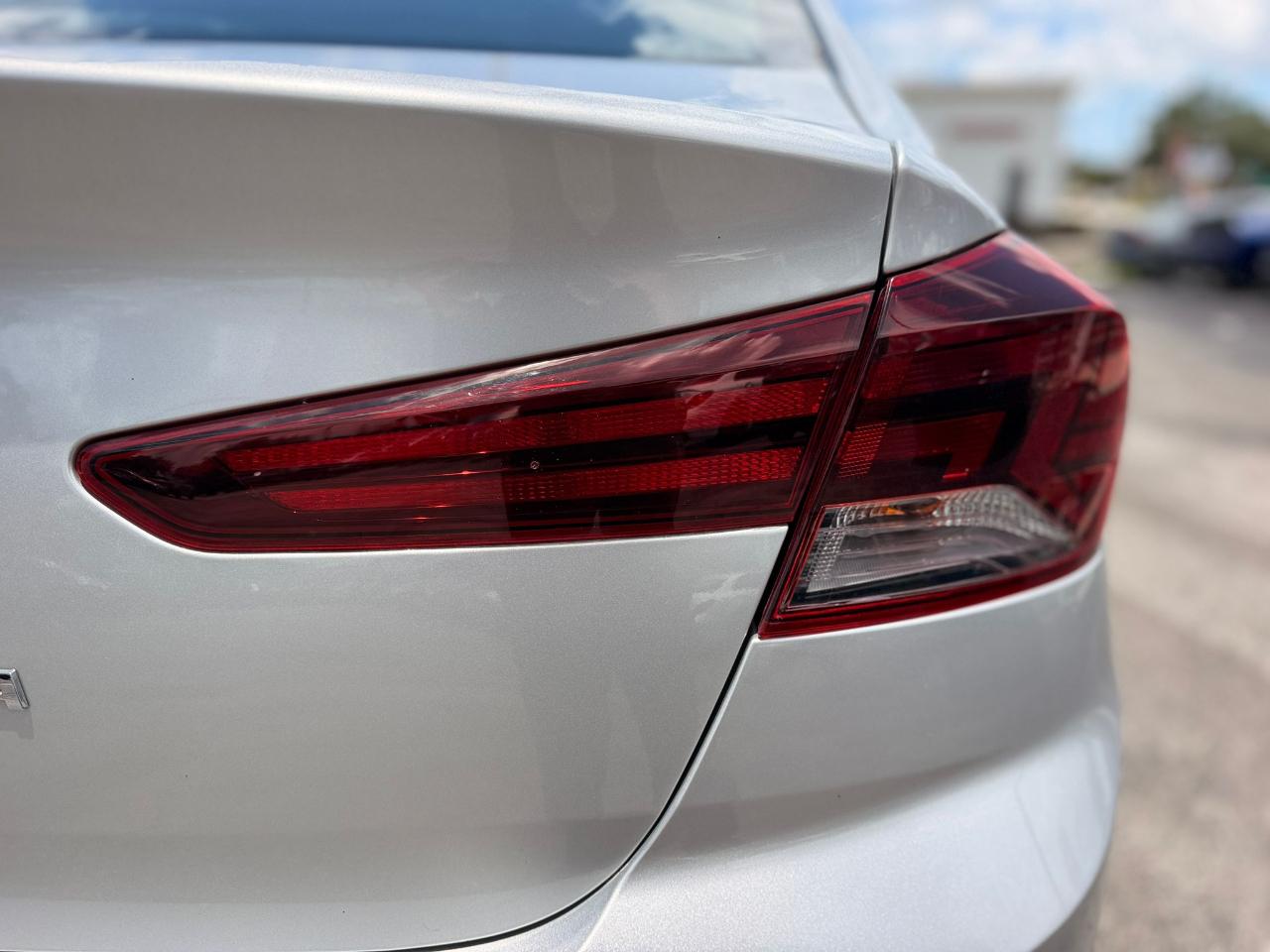 Hyundai Elantra SE 6AT 2020
