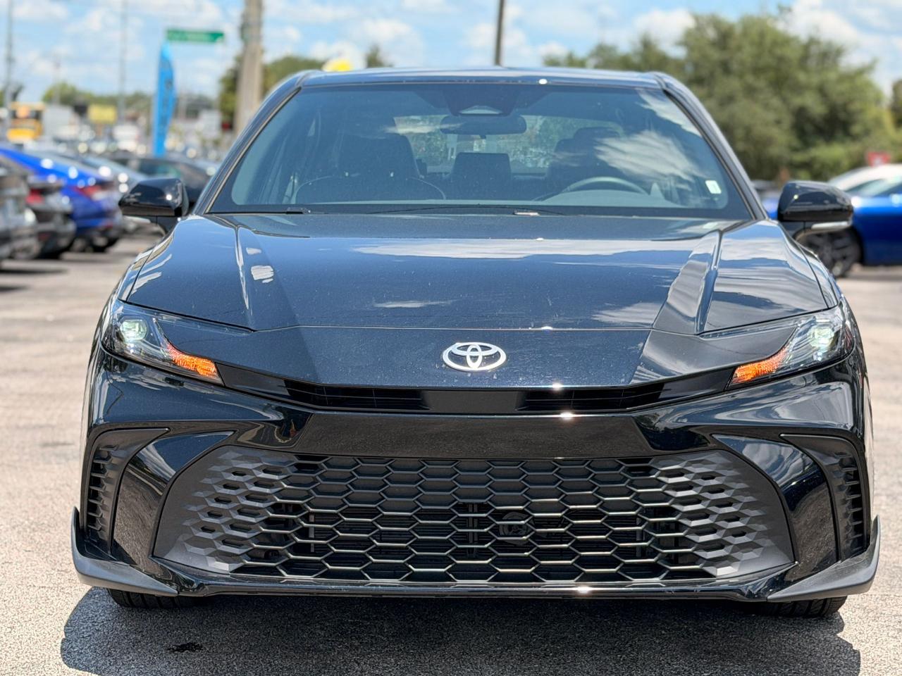 Toyota Camry Hybrid XLE 2026
