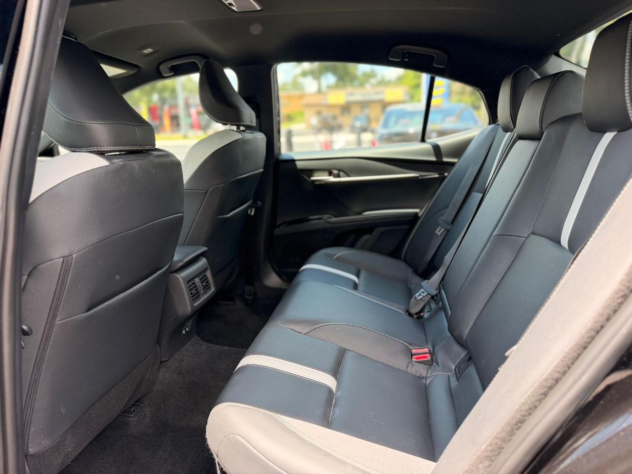 Toyota Camry Hybrid XLE 2026