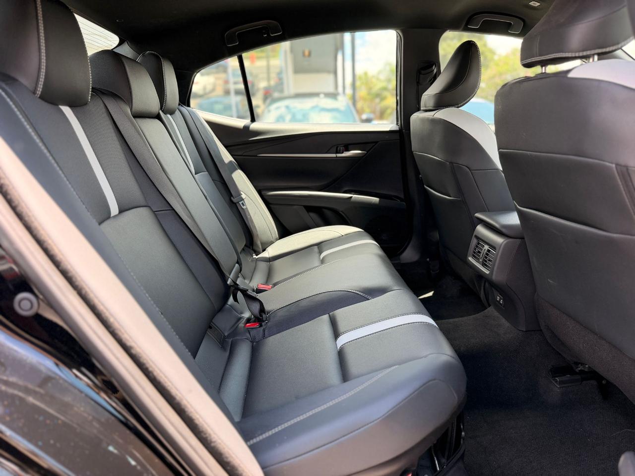 Toyota Camry Hybrid XLE 2026