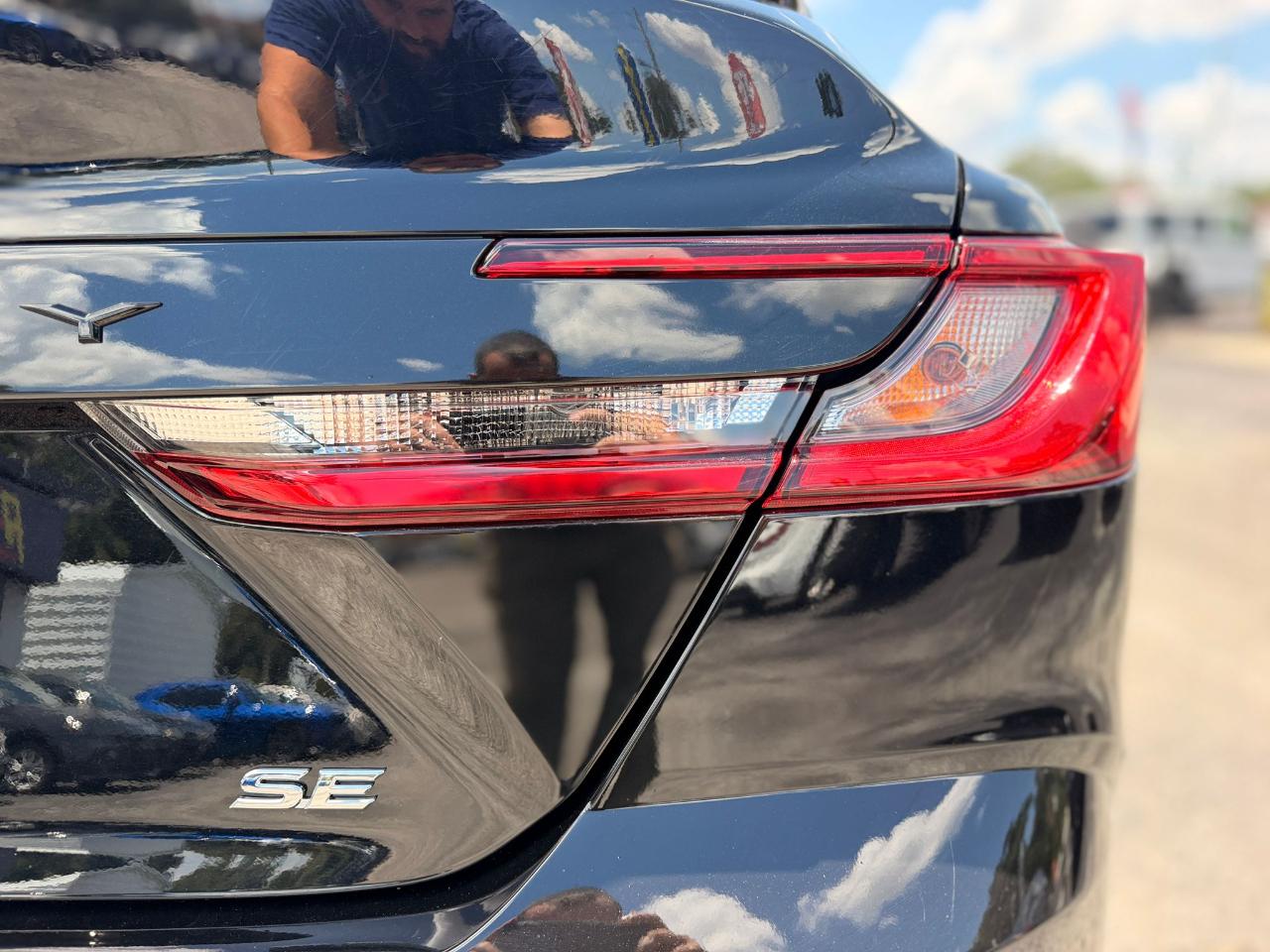 Toyota Camry Hybrid XLE 2026