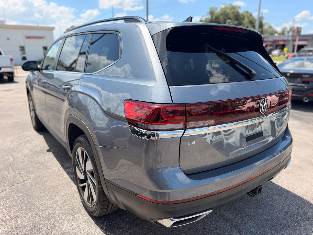 Volkswagen Atlas SE w/Technology 2024