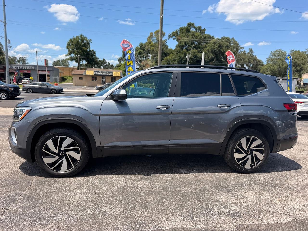 Volkswagen Atlas SE w/Technology 2024