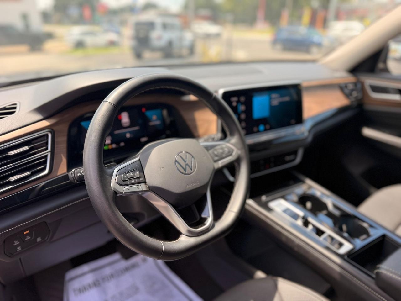 Volkswagen Atlas SE w/Technology 2024