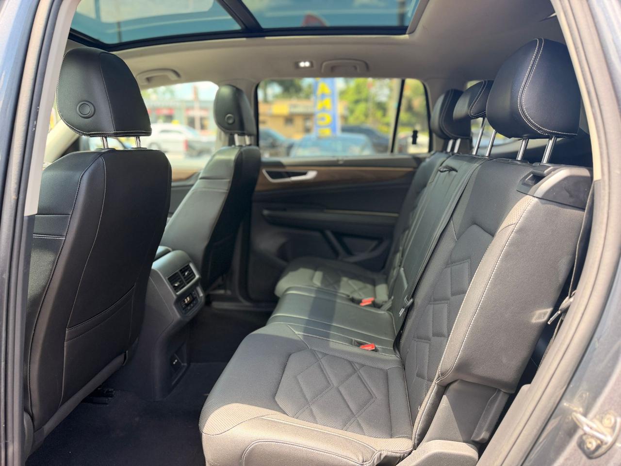 Volkswagen Atlas SE w/Technology 2024
