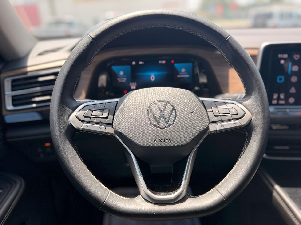 Volkswagen Atlas SE w/Technology 2024