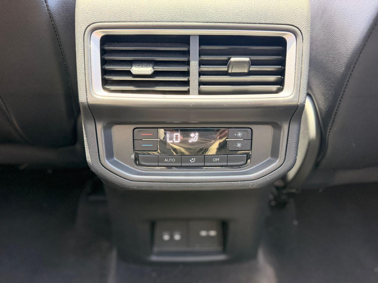 Volkswagen Atlas SE w/Technology 2024