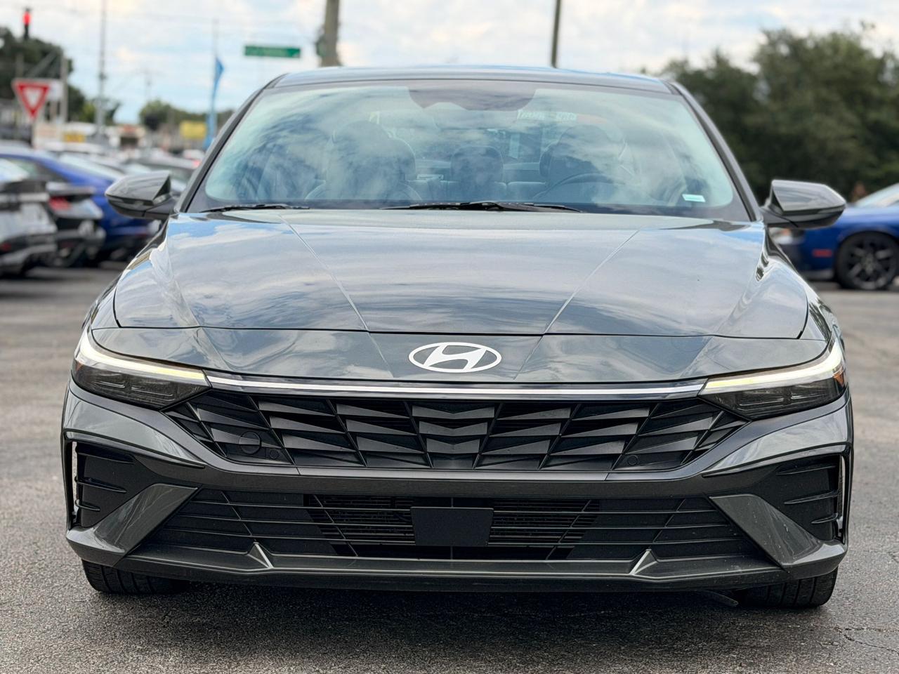 Hyundai Elantra Limited 2025