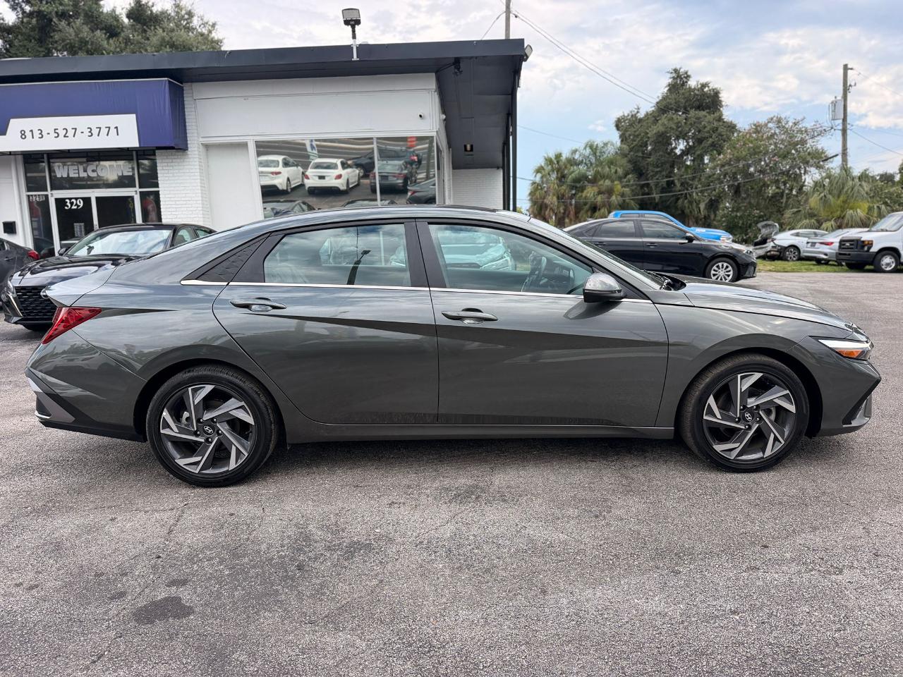 Hyundai Elantra Limited 2025